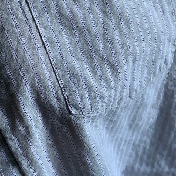 Button down - Picture 3 of 6